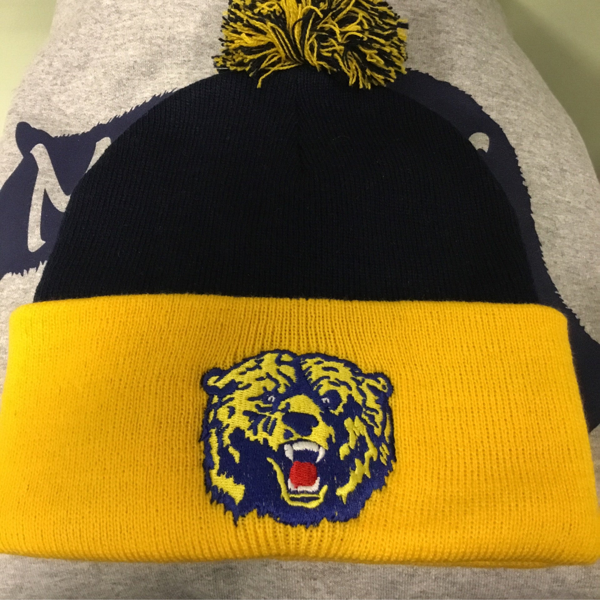 Wyandotte High School Bears Apparel Store